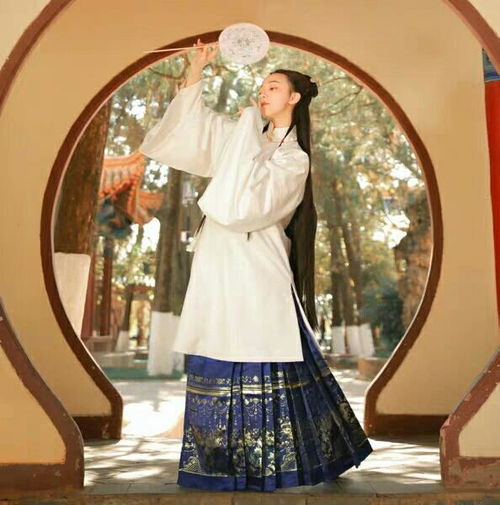 汉服新中式服装成新年俗,传统文化在创新中活化